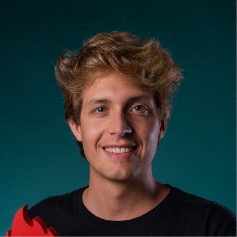 Juas Santacruz CEO de Revolutia IA PRO